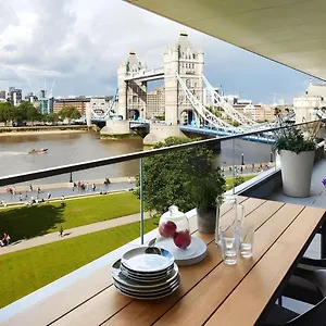 3 Million Pound Luxury Large Tower Bridge Direct Views Sleeps 6 Apartment