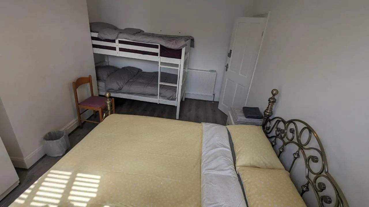 Homestay Rahal Eastham Apartment London